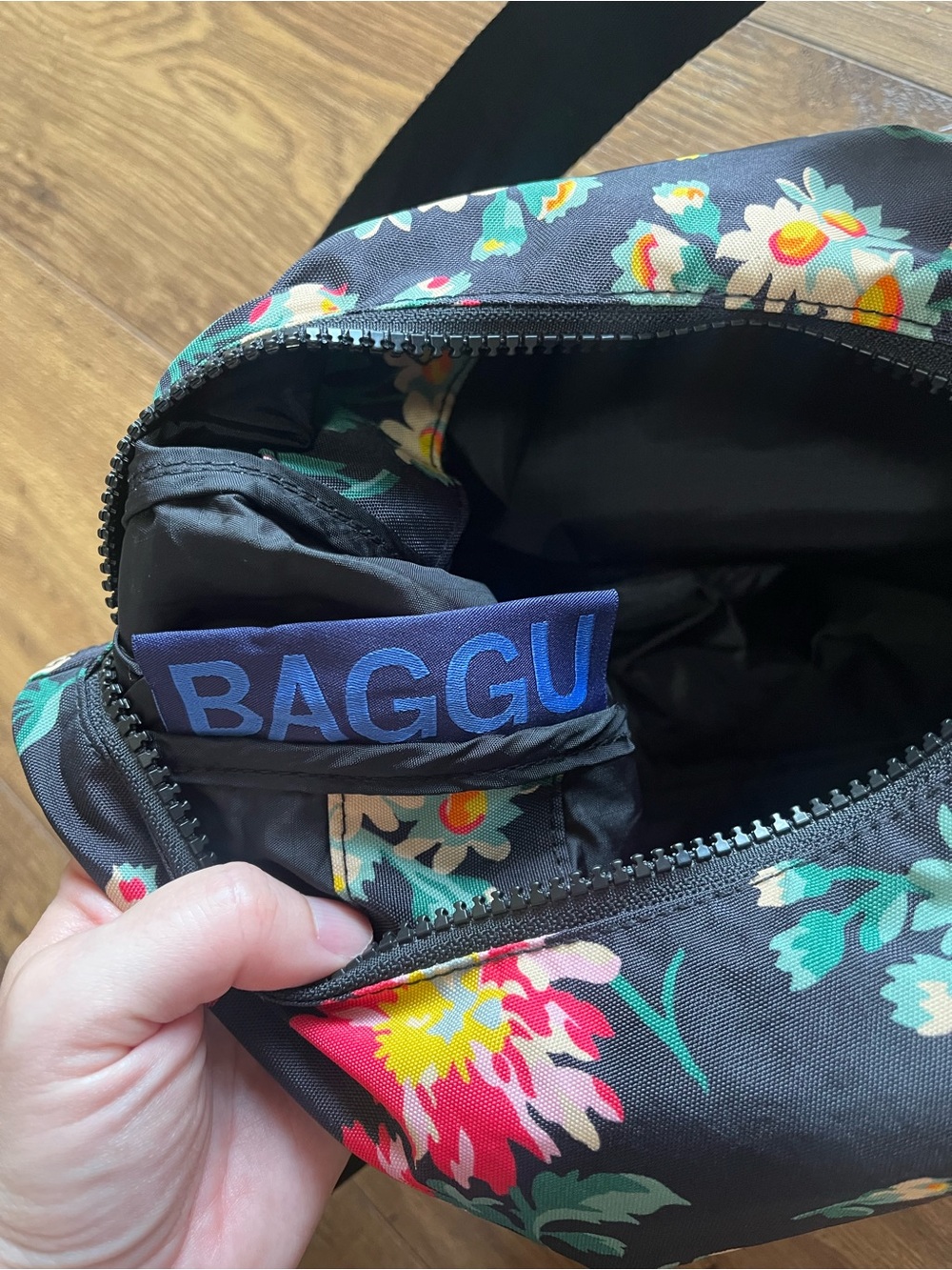 BAGGU Laura Ashley Medium Crescent Bag BNWT - Picture 9 of 9